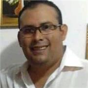 profesor con 20 años de experiencia en el área de matemáticas física química